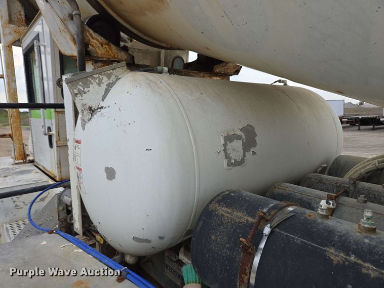 image for item EC4205 2016 Terex Advance Mixer ready mix truck