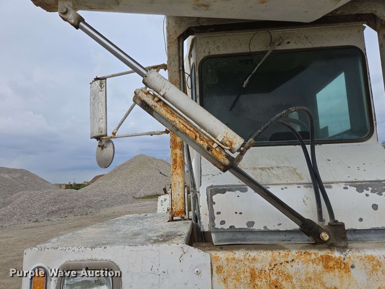 image for item EC4205 2016 Terex Advance Mixer ready mix truck