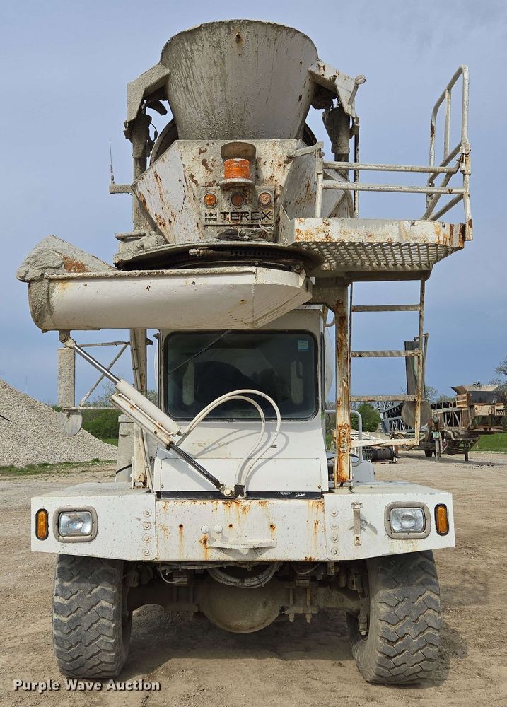 image for item EC4206 2015 Terex FDB6000 ready mix truck