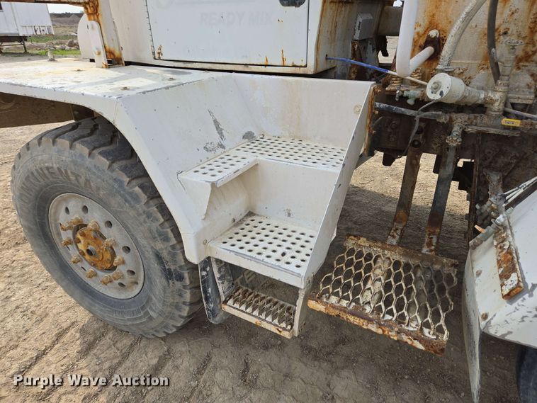 image for item EC4206 2015 Terex FDB6000 ready mix truck