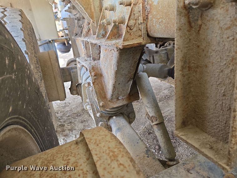 image for item EC4206 2015 Terex FDB6000 ready mix truck