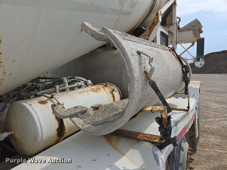 image for item EC4206 2015 Terex FDB6000 ready mix truck