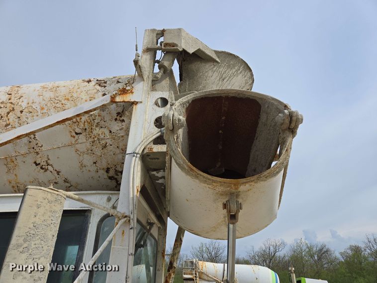 image for item EC4206 2015 Terex FDB6000 ready mix truck