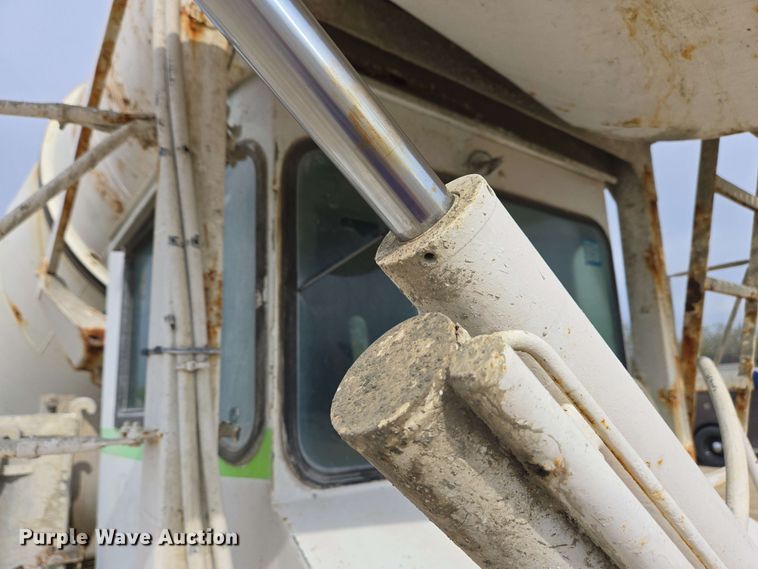 image for item EC4206 2015 Terex FDB6000 ready mix truck