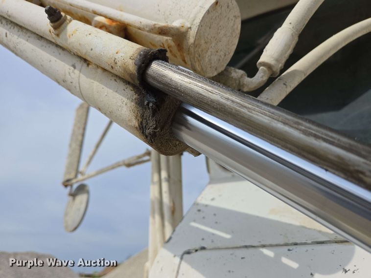 image for item EC4206 2015 Terex FDB6000 ready mix truck