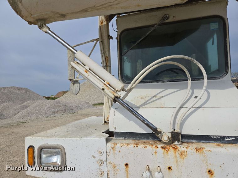 image for item EC4206 2015 Terex FDB6000 ready mix truck
