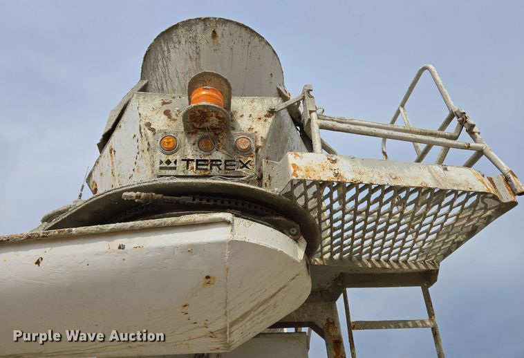 image for item EC4206 2015 Terex FDB6000 ready mix truck