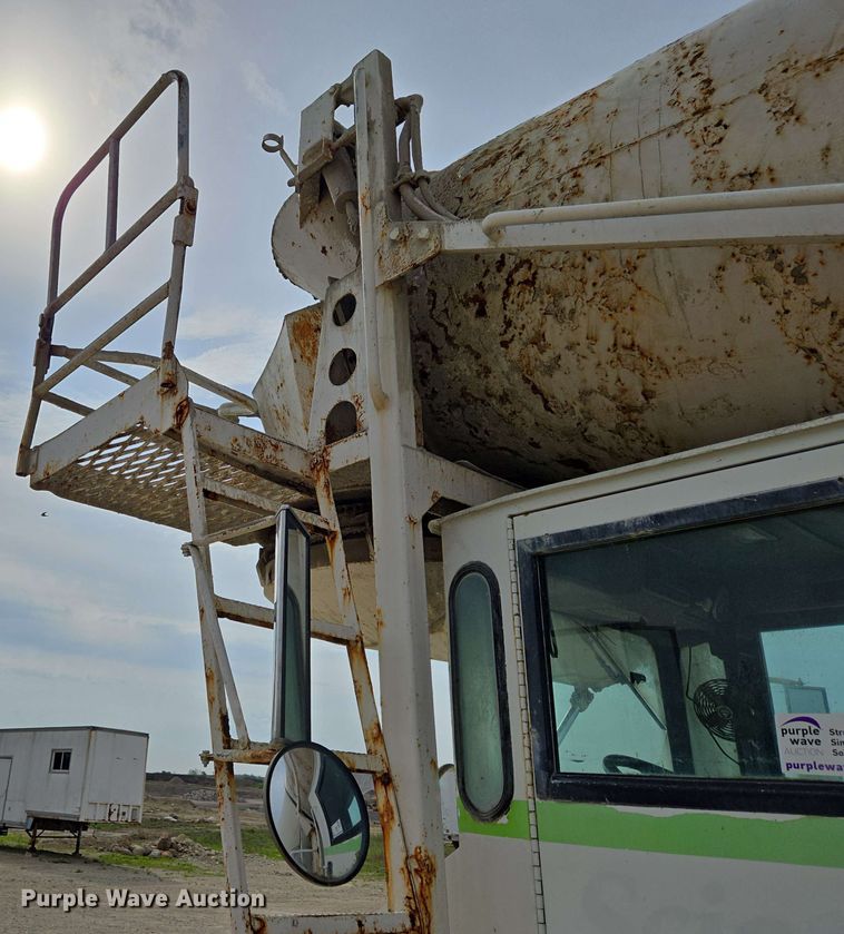 image for item EC4206 2015 Terex FDB6000 ready mix truck