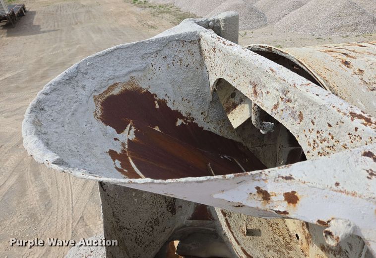 image for item EC4206 2015 Terex FDB6000 ready mix truck