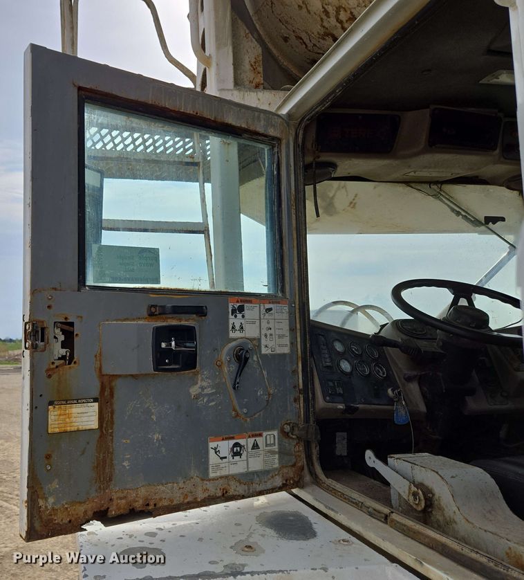 image for item EC4206 2015 Terex FDB6000 ready mix truck