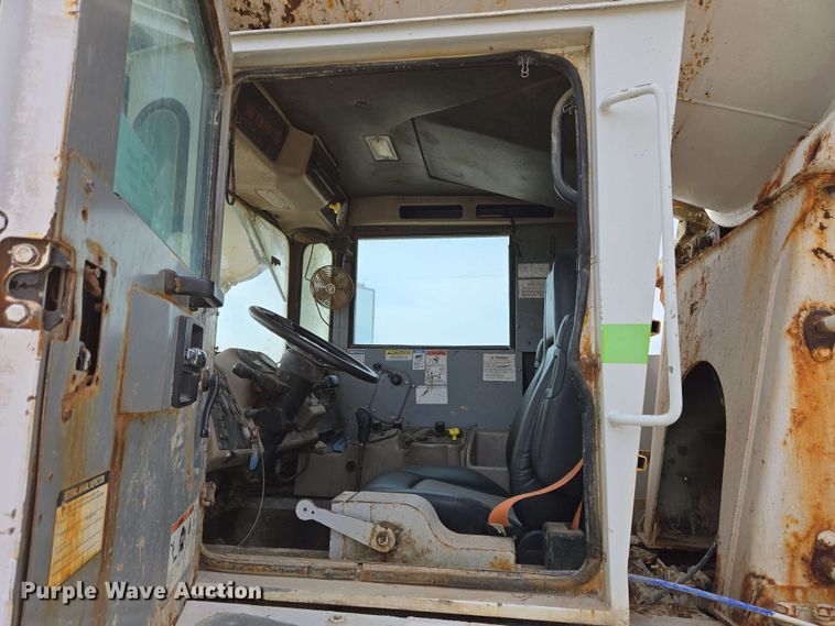 image for item EC4206 2015 Terex FDB6000 ready mix truck