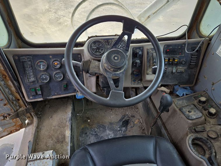 image for item EC4206 2015 Terex FDB6000 ready mix truck