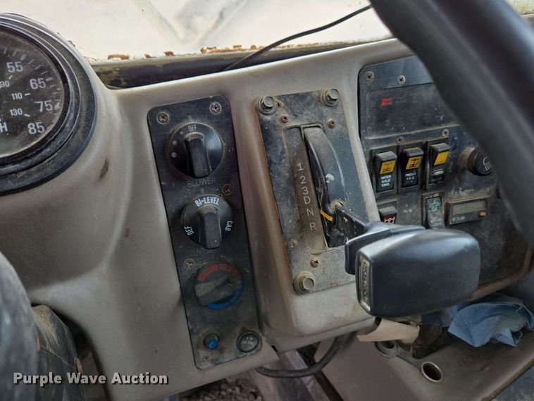 image for item EC4206 2015 Terex FDB6000 ready mix truck