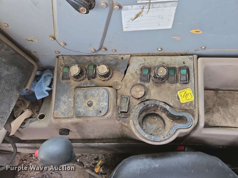 image for item EC4206 2015 Terex FDB6000 ready mix truck