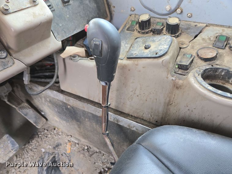 image for item EC4206 2015 Terex FDB6000 ready mix truck