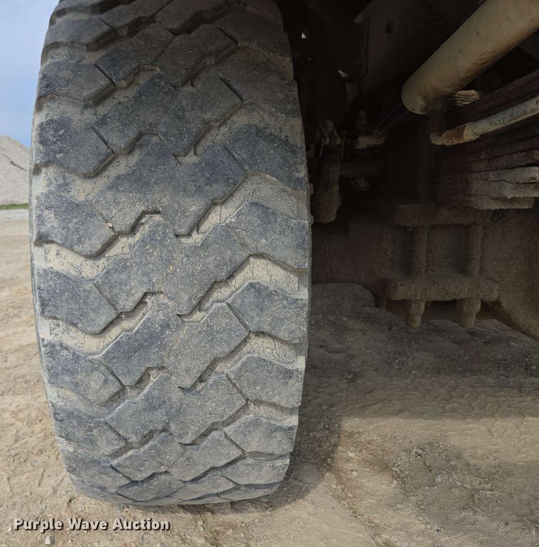 image for item EC4206 2015 Terex FDB6000 ready mix truck