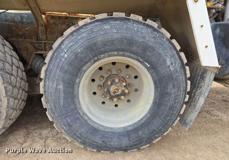 image for item EC4206 2015 Terex FDB6000 ready mix truck