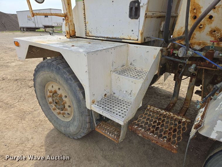 image for item EC4207 2016 Terex Advance Mixer ready mix truck