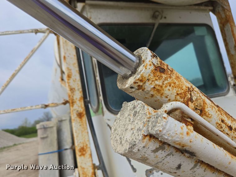 image for item EC4207 2016 Terex Advance Mixer ready mix truck