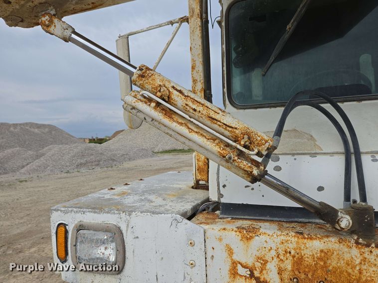 image for item EC4207 2016 Terex Advance Mixer ready mix truck