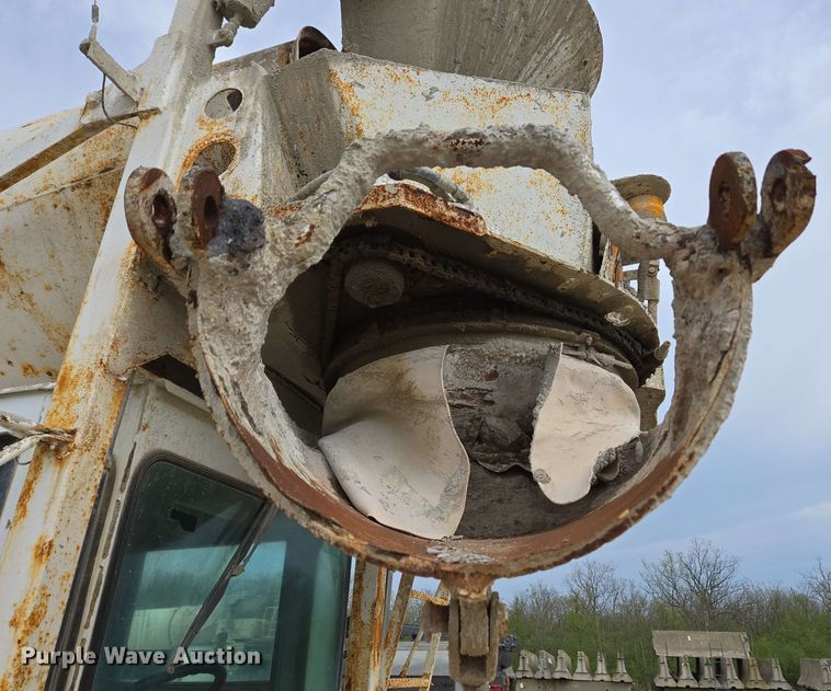 image for item EC4207 2016 Terex Advance Mixer ready mix truck