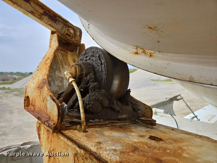 image for item EC4207 2016 Terex Advance Mixer ready mix truck