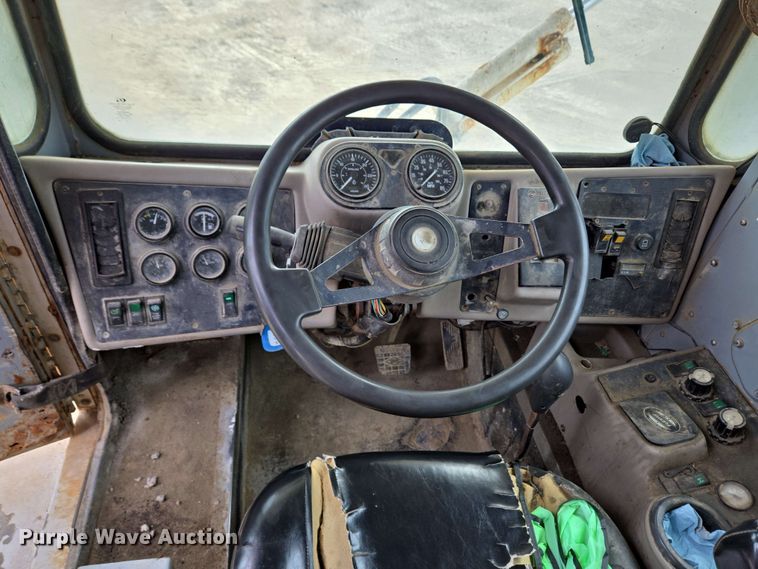 image for item EC4207 2016 Terex Advance Mixer ready mix truck