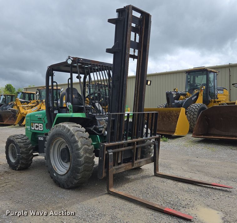 image for item EC4209 JCB 930 forklift