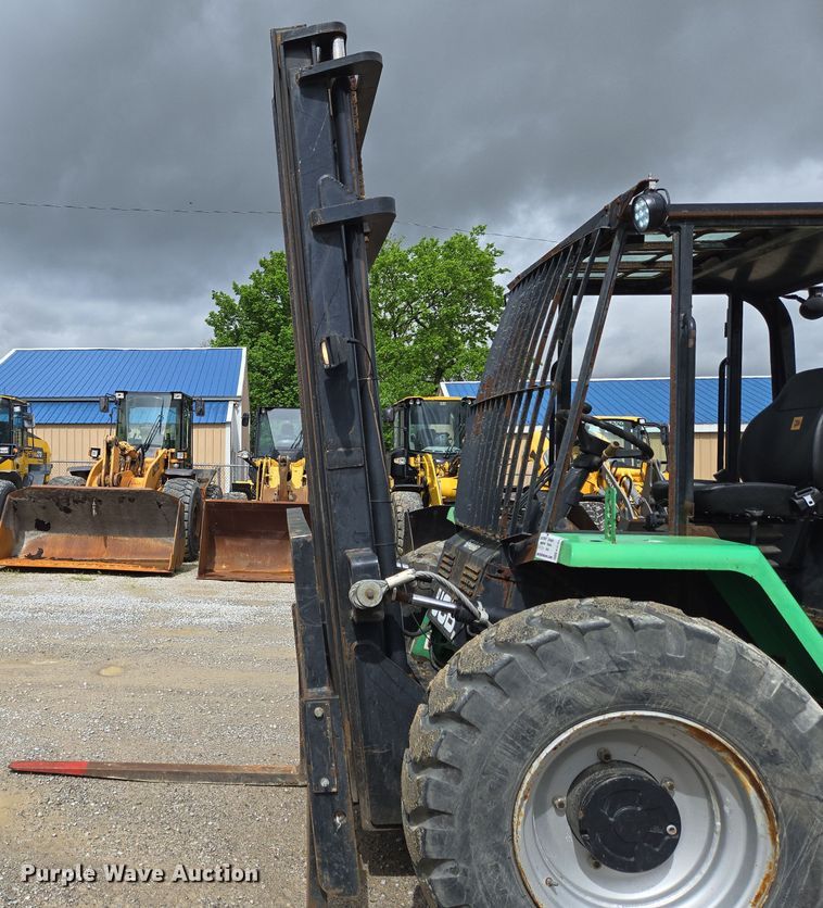 image for item EC4209 JCB 930 forklift