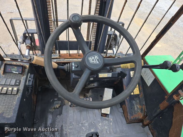 image for item EC4209 JCB 930 forklift