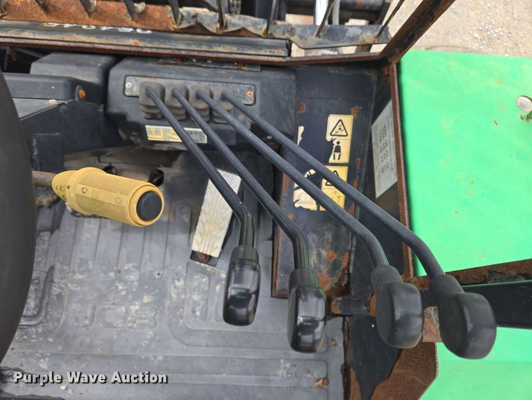 image for item EC4209 JCB 930 forklift