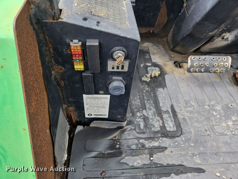 image for item EC4209 JCB 930 forklift