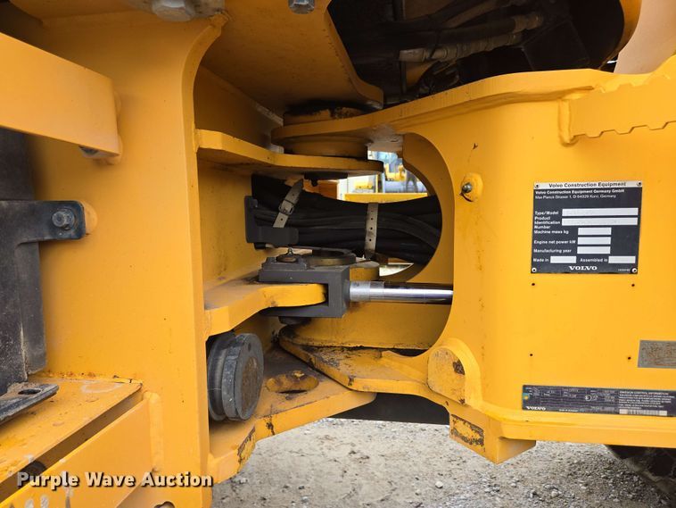image for item EC4210 2016 Volvo L45H wheel loader