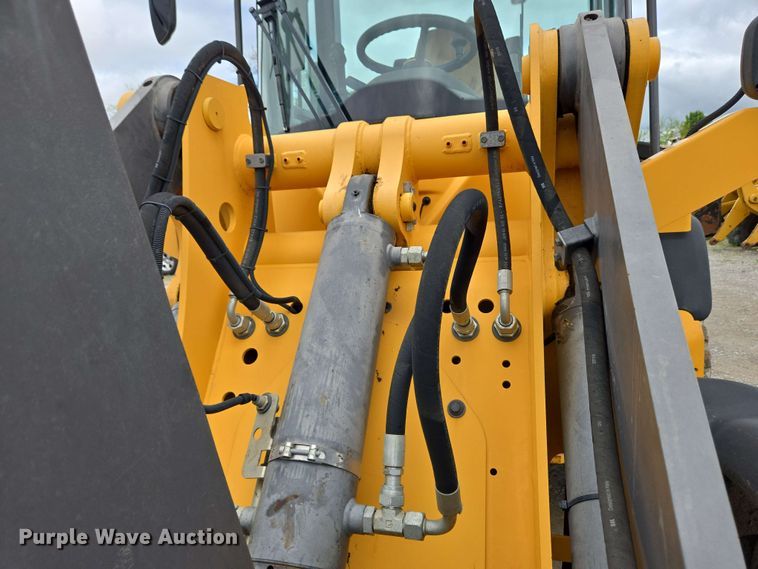 image for item EC4210 2016 Volvo L45H wheel loader