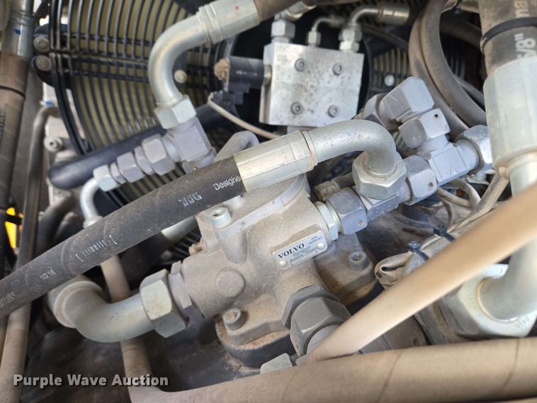 image for item EC4210 2016 Volvo L45H wheel loader