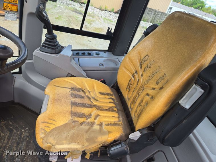 image for item EC4210 2016 Volvo L45H wheel loader