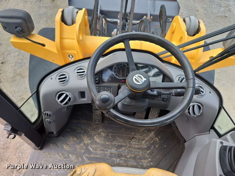 image for item EC4210 2016 Volvo L45H wheel loader