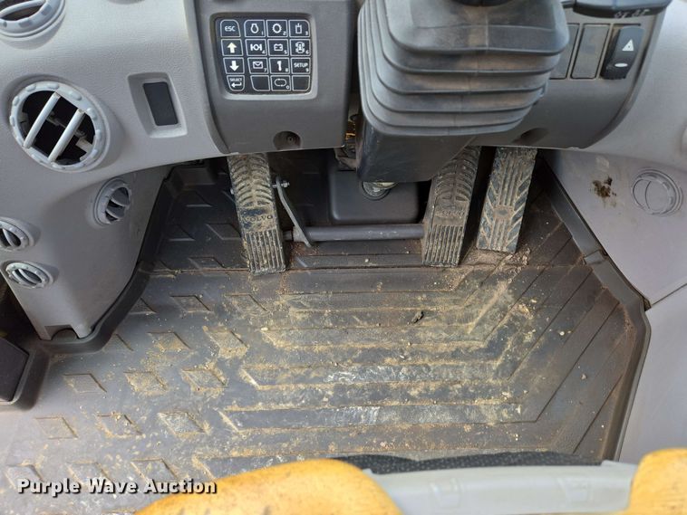 image for item EC4210 2016 Volvo L45H wheel loader