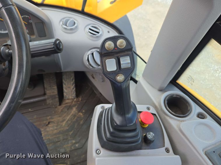 image for item EC4210 2016 Volvo L45H wheel loader