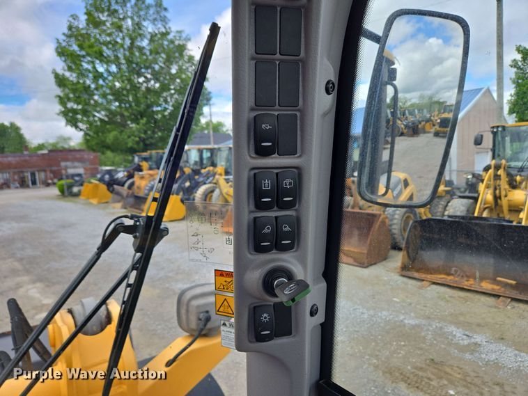 image for item EC4210 2016 Volvo L45H wheel loader