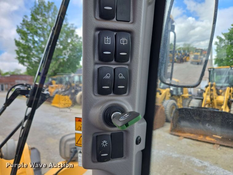image for item EC4210 2016 Volvo L45H wheel loader