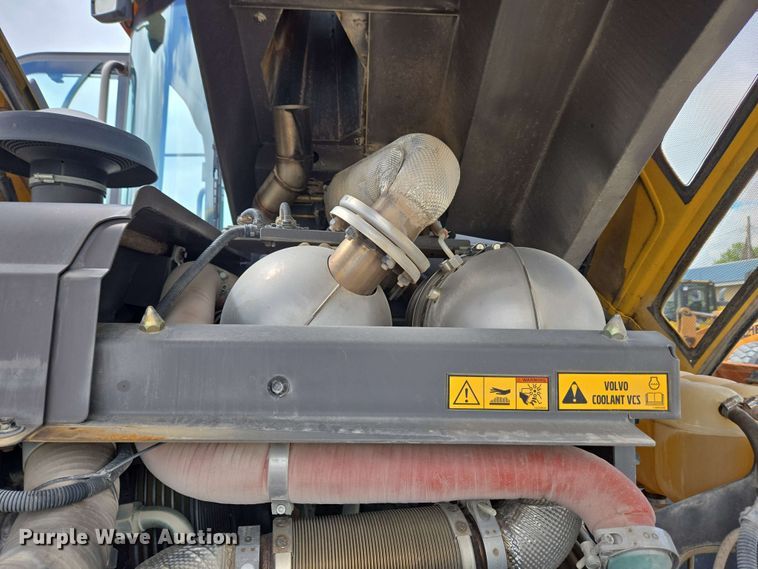 image for item EC4210 2016 Volvo L45H wheel loader