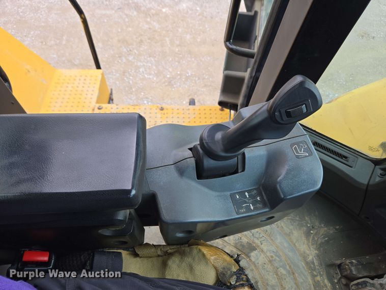 image for item EC4211 2012 Caterpillar 972K wheel loader