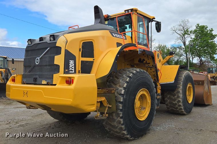 image for item EC4212 2018 Volvo L220H wheel loader