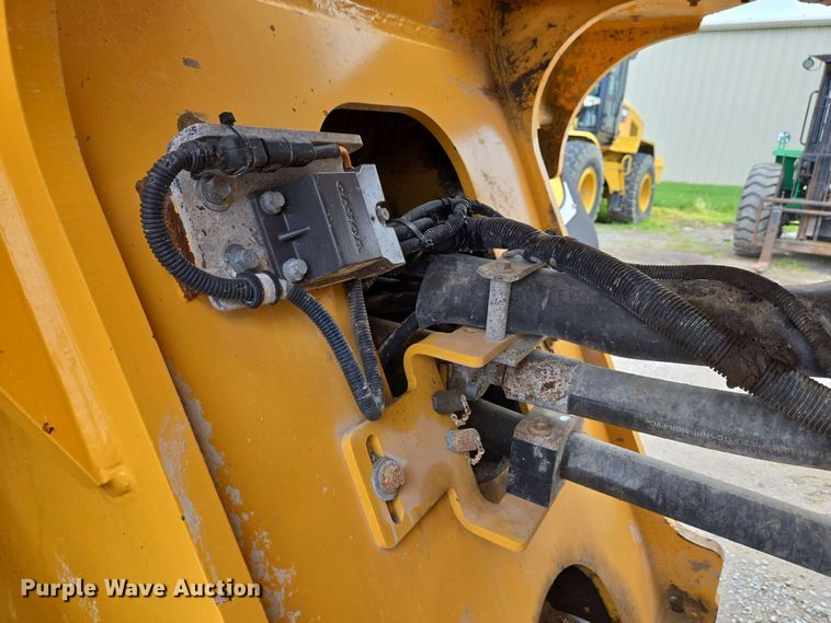 image for item EC4212 2018 Volvo L220H wheel loader