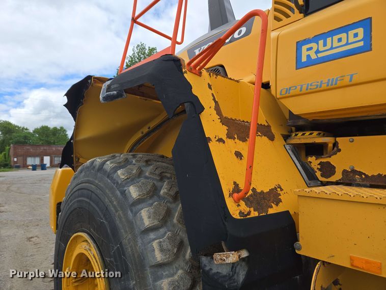 image for item EC4212 2018 Volvo L220H wheel loader