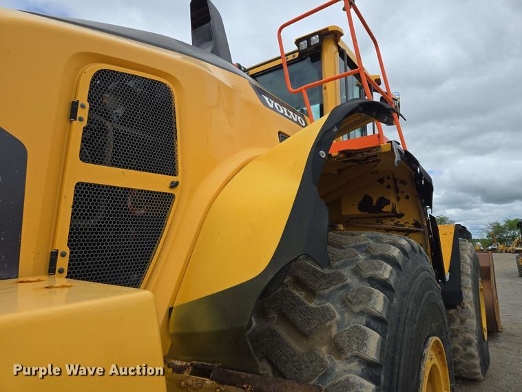 image for item EC4212 2018 Volvo L220H wheel loader