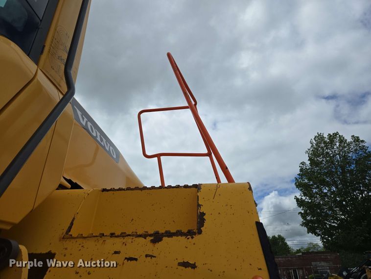 image for item EC4212 2018 Volvo L220H wheel loader