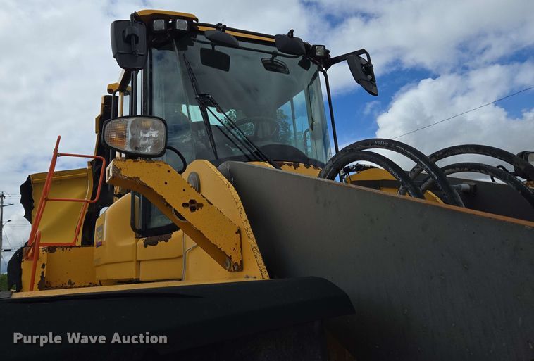 image for item EC4212 2018 Volvo L220H wheel loader