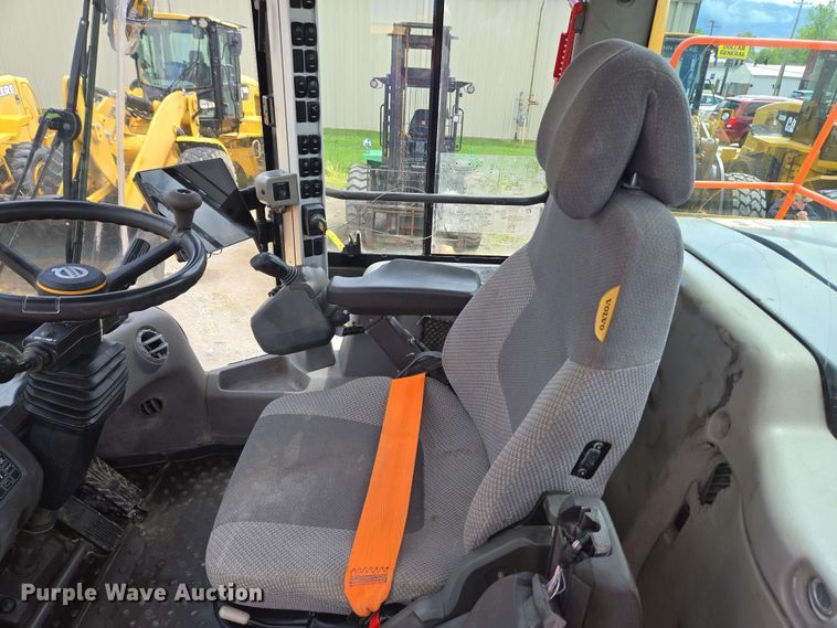 image for item EC4212 2018 Volvo L220H wheel loader